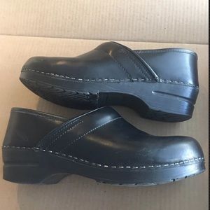 Used Dansko Womens Black Professional Clog Size 41